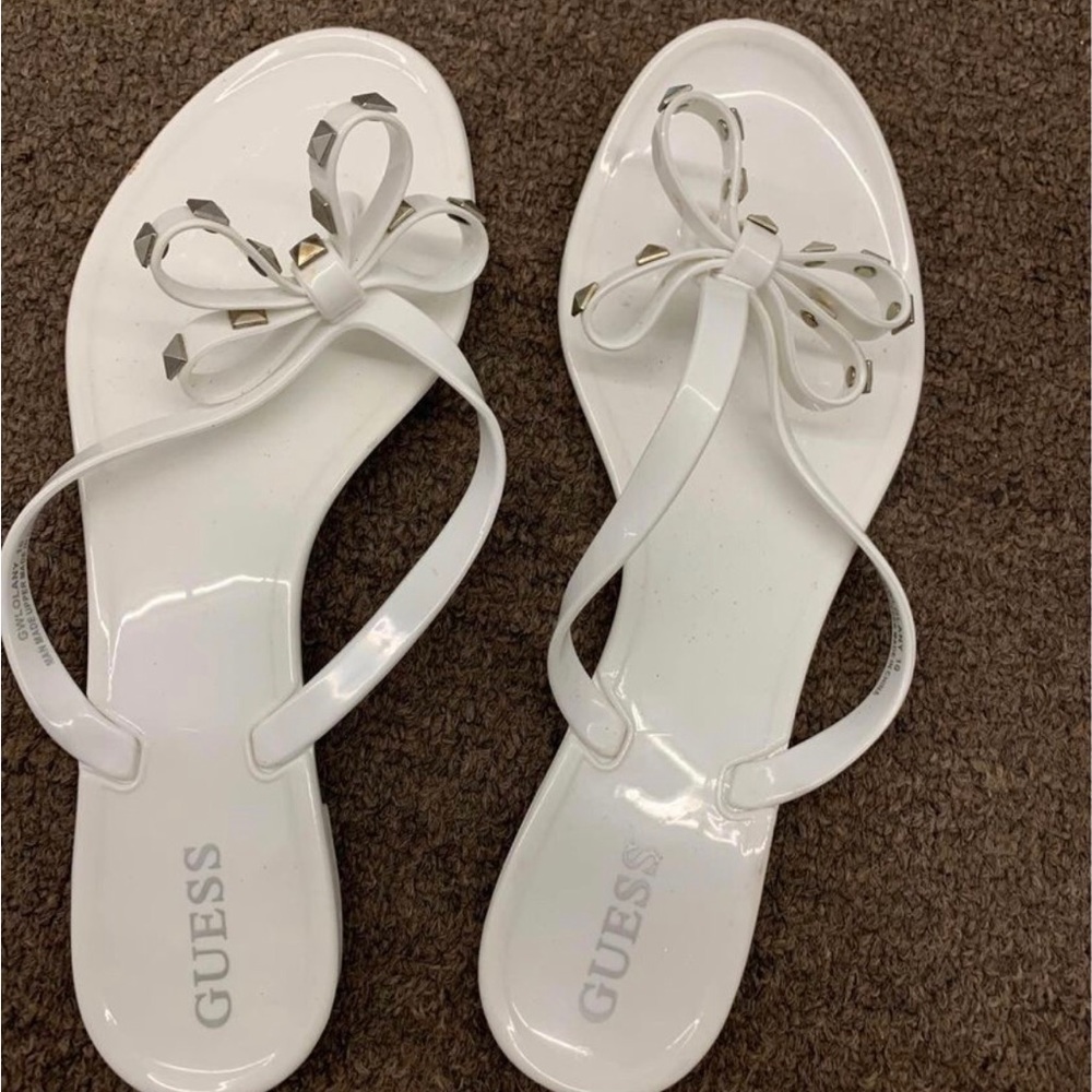 Guess new white jelly flip flops sandals size 10